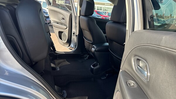 Used Honda HR-V 2018 for sale - 76252579: Photo 24