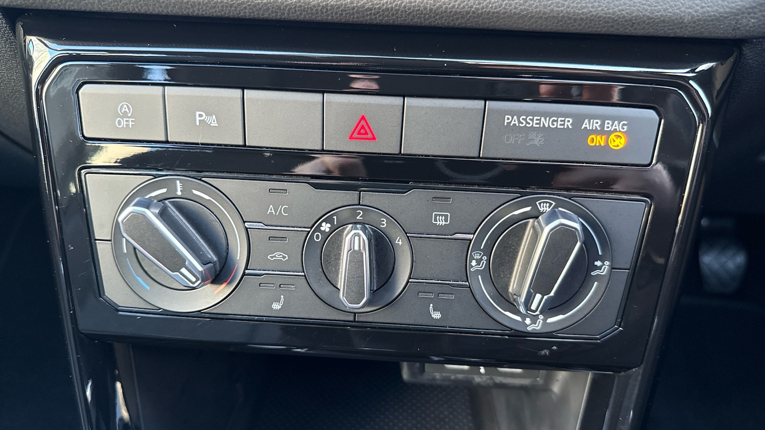 Used Volkswagen T-Cross 2024 for sale - 76892827: Photo 33