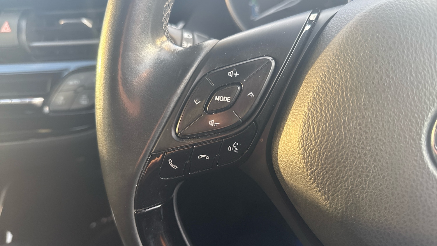 Used Toyota C-HR 2019 for sale - 77312573: Photo 40