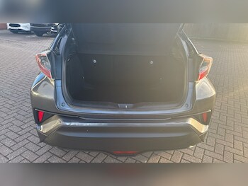 Used Toyota C-HR 2019 for sale - 77312573: Photo