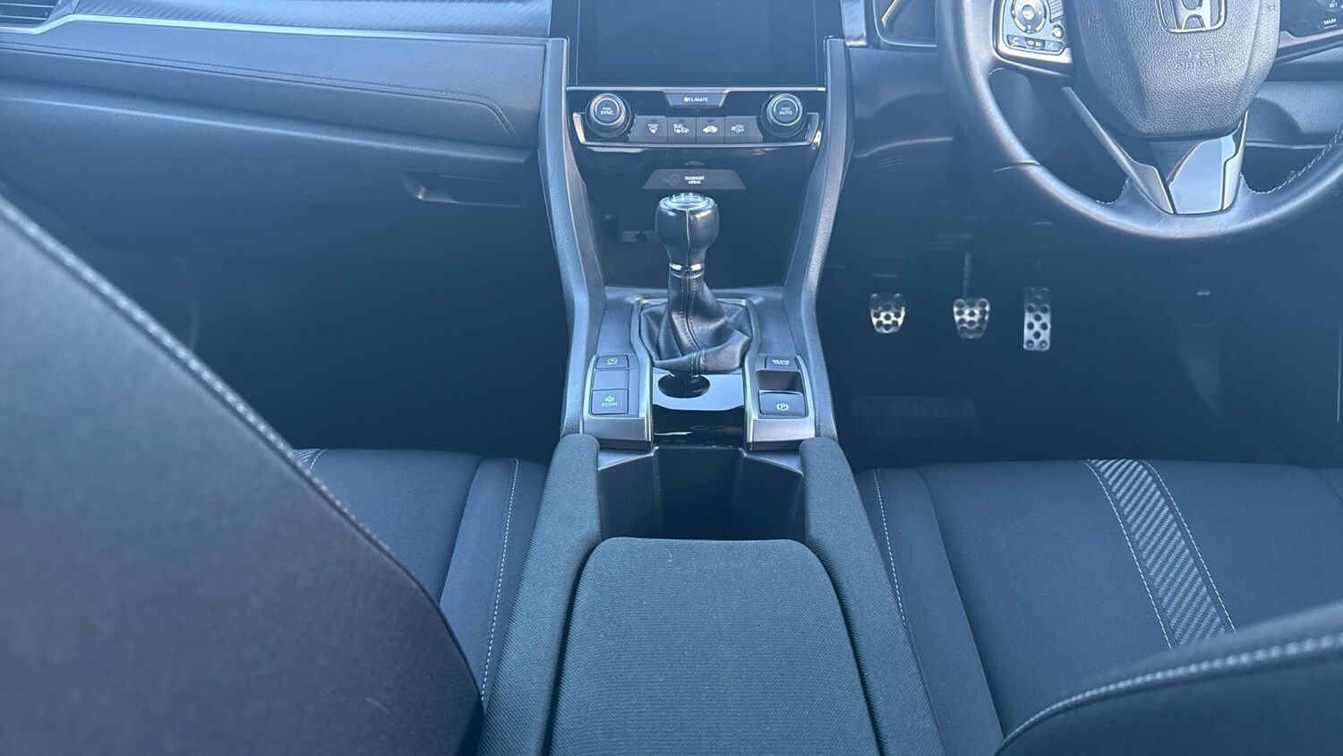 Used Honda Civic 2018 for sale - 78039209: Photo 26