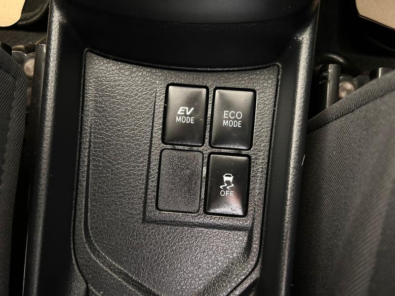Used Toyota Yaris 2018 for sale - 75881436: Photo 27