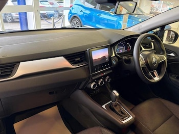 Used Renault Captur 2022 for sale - 77545819: Photo