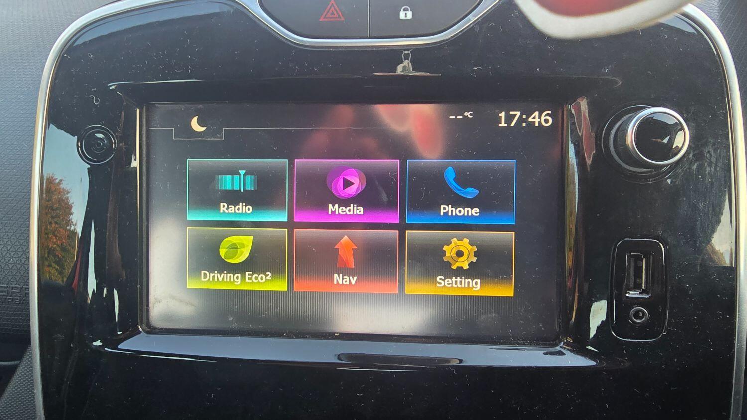 Used Renault Clio 2015 for sale - 76793153: Photo 12