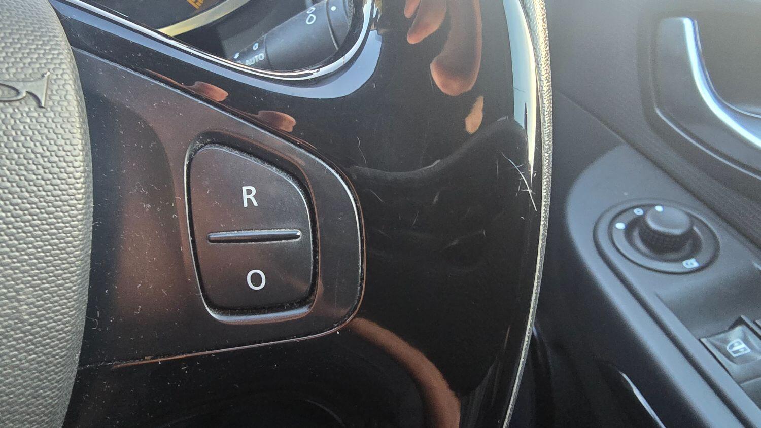 Used Renault Clio 2015 for sale - 76793153: Photo 17