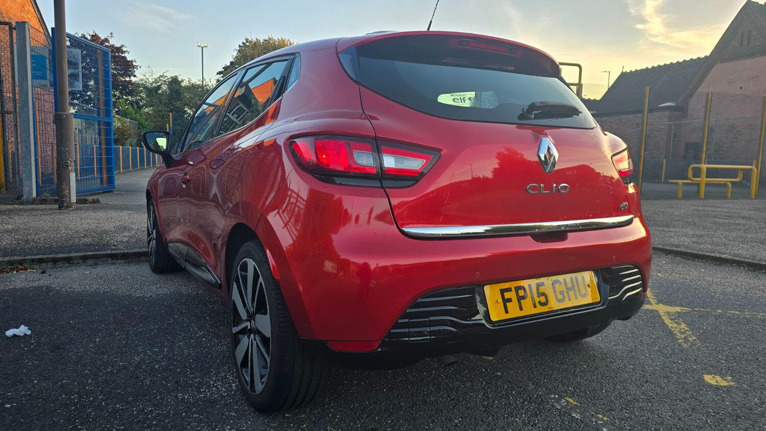 Used Renault Clio 2015 for sale - 76793153: Photo 6