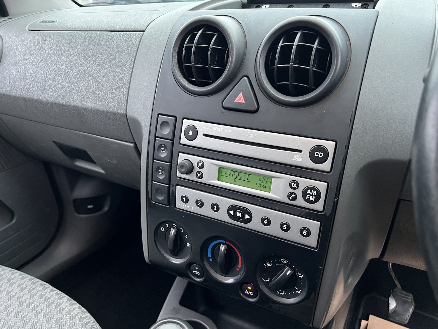 Used Ford Fusion 2005 for sale - 76979524: Photo 13