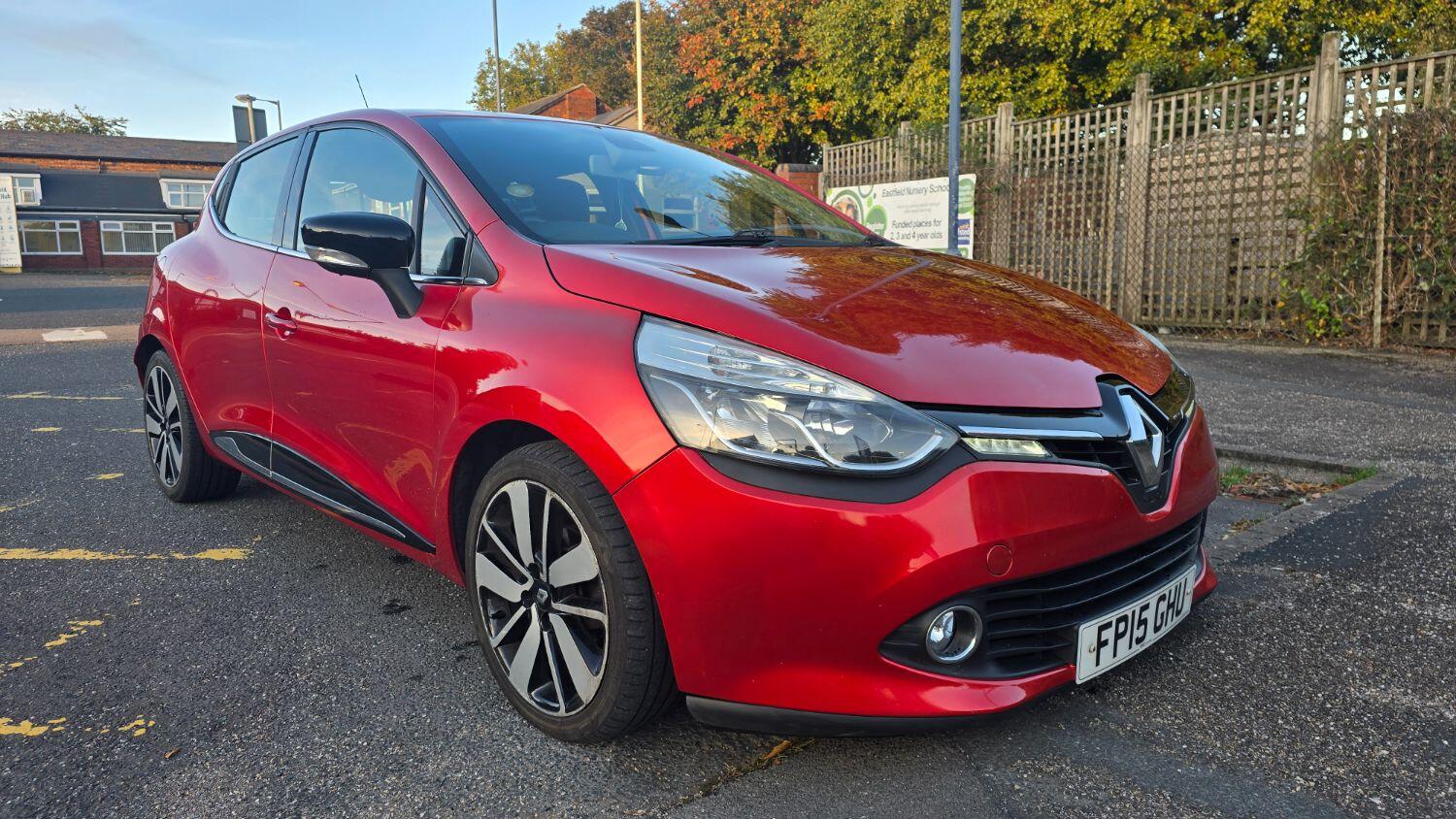Used Renault Clio 2015 for sale - 76225304: Photo 1
