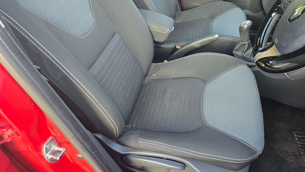 Used Renault Clio 2015 for sale - 76225304: Photo 11