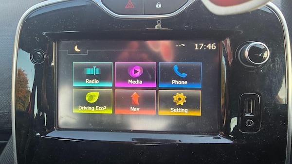 Used Renault Clio 2015 for sale - 76225304: Photo 12