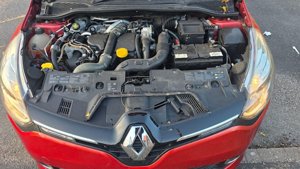 Used Renault Clio 2015 for sale - 76225304: Photo 26