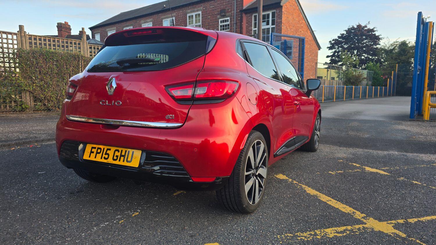Used Renault Clio 2015 for sale - 76225304: Photo 8