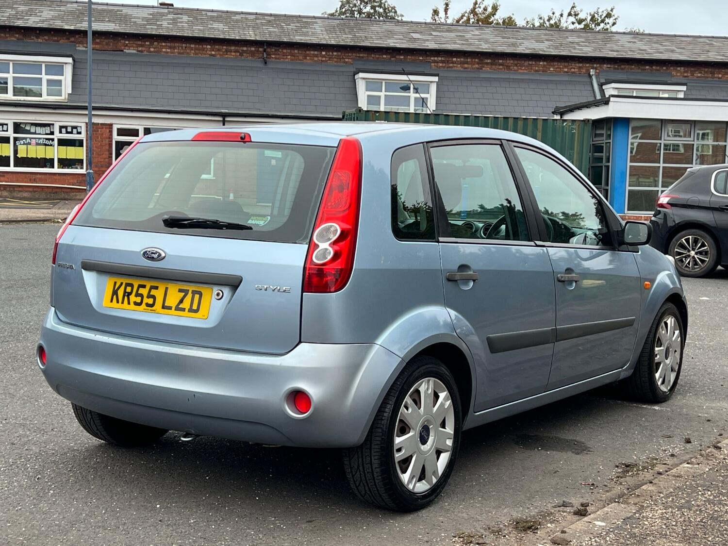 Used Ford Fiesta 2005 for sale - 76231006: Photo 2