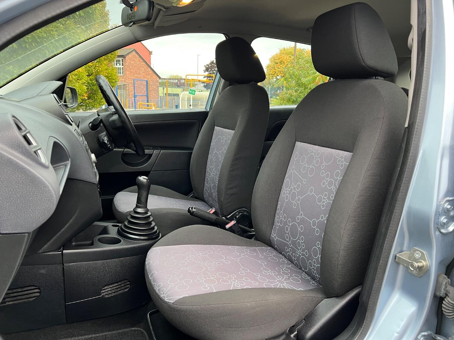 Used Ford Fiesta 2005 for sale - 76231006: Photo 4