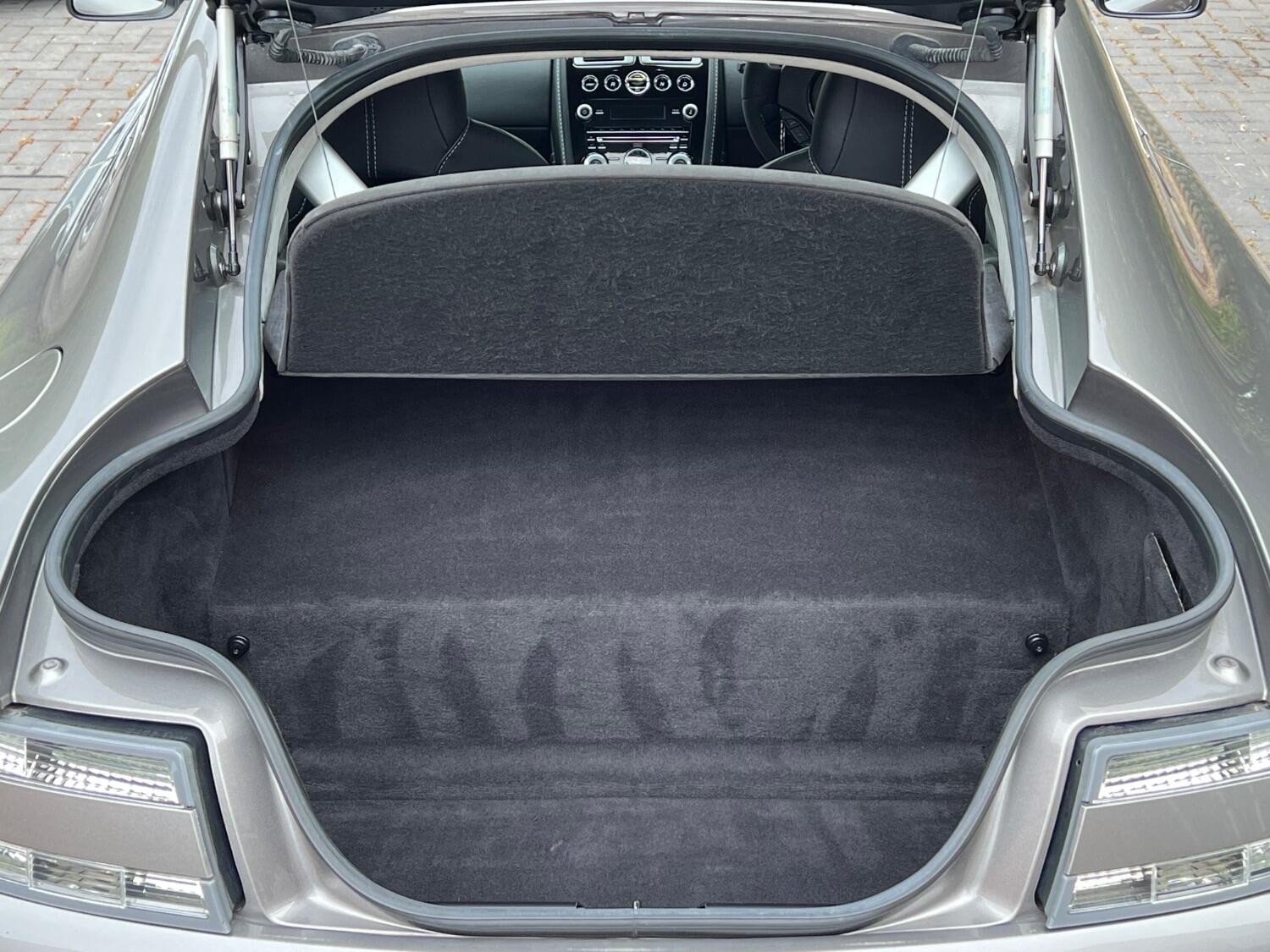 Used Aston Martin Vantage 2015 for sale - 75380696: Photo 11