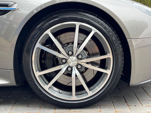 Used Aston Martin Vantage 2015 for sale - 75380696: Photo 19