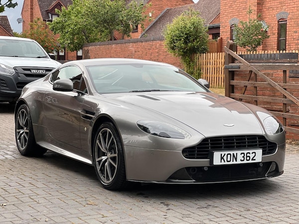 Used Aston Martin Vantage 2015 for sale - 75380696: Photo 1