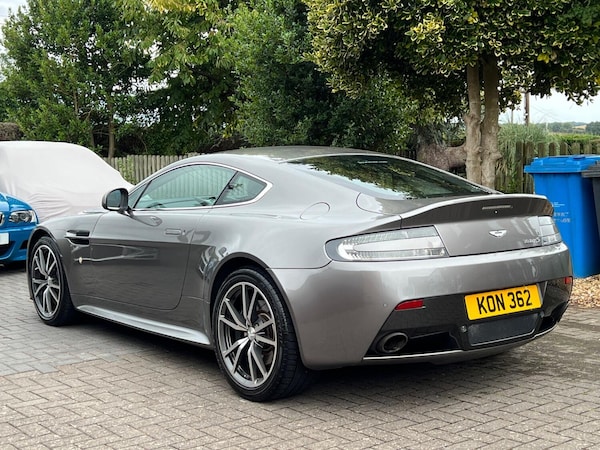 Used Aston Martin Vantage 2015 for sale - 75380696: Photo 2