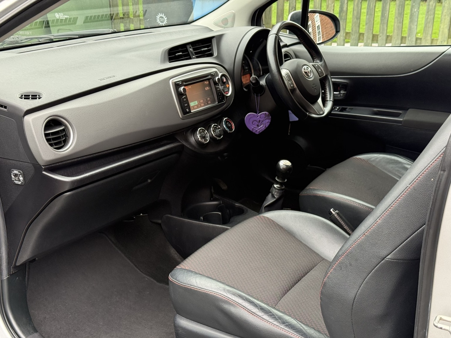 Used Toyota Yaris 2013 for sale - 76748234: Photo 12