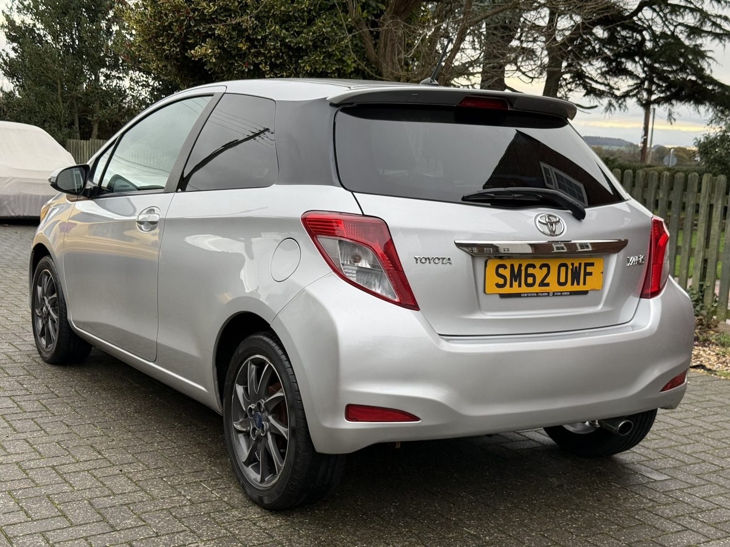 Used Toyota Yaris 2013 for sale - 76748234: Photo 2