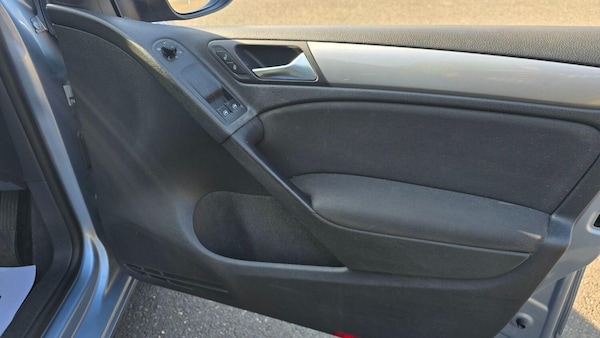 Used Volkswagen Golf 2011 for sale - 75686079: Photo 9