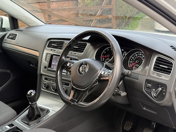 Used Volkswagen Golf 2013 for sale - 77915749: Photo