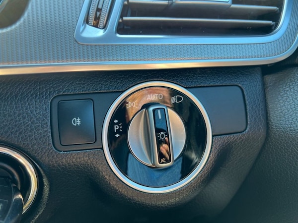 Used Mercedes-Benz E-Class 2015 for sale - 75680857: Photo 45