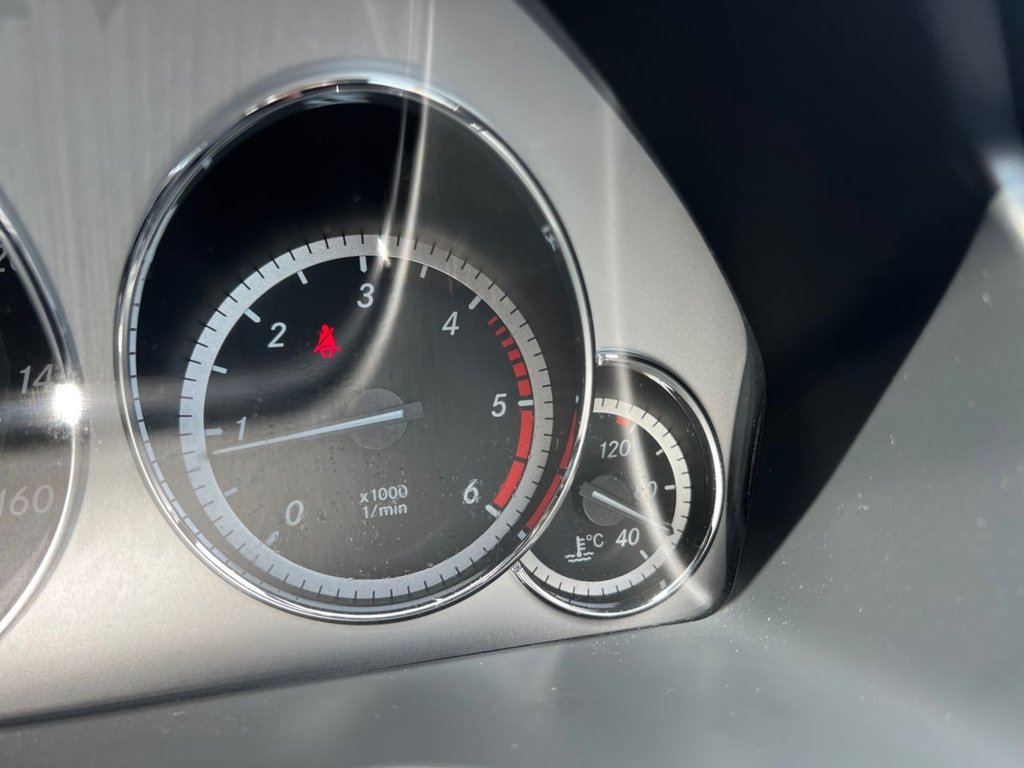 Used Mercedes-Benz E-Class 2011 for sale - 76163558: Photo 28