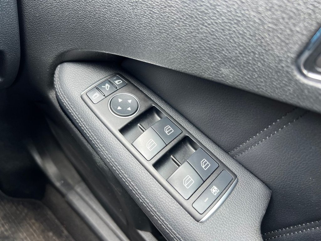 Used Mercedes-Benz E-Class 2011 for sale - 76163558: Photo 41