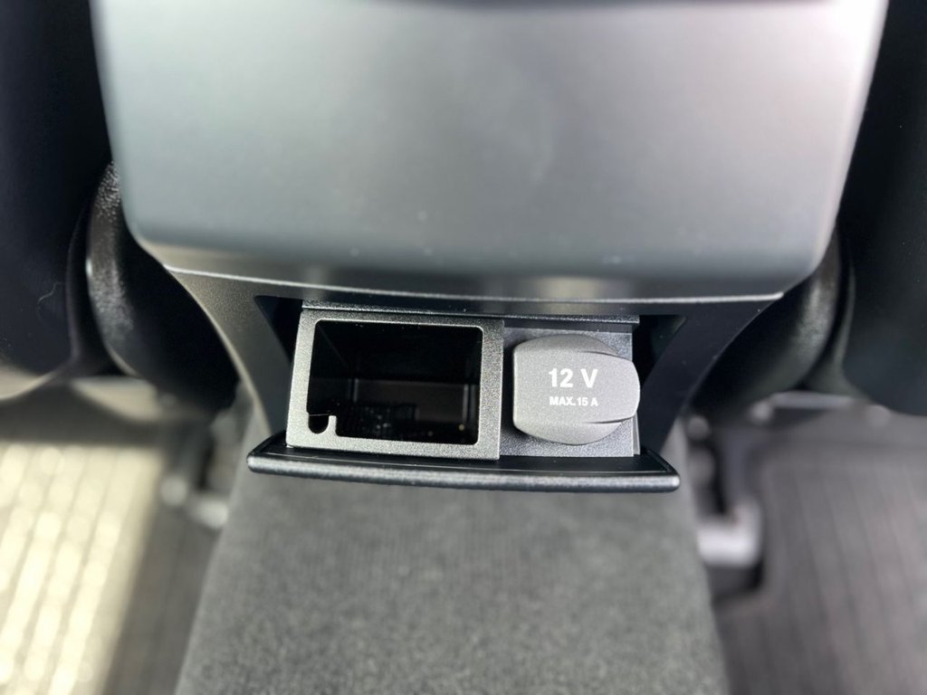 Used Mercedes-Benz E-Class 2011 for sale - 76163558: Photo 45