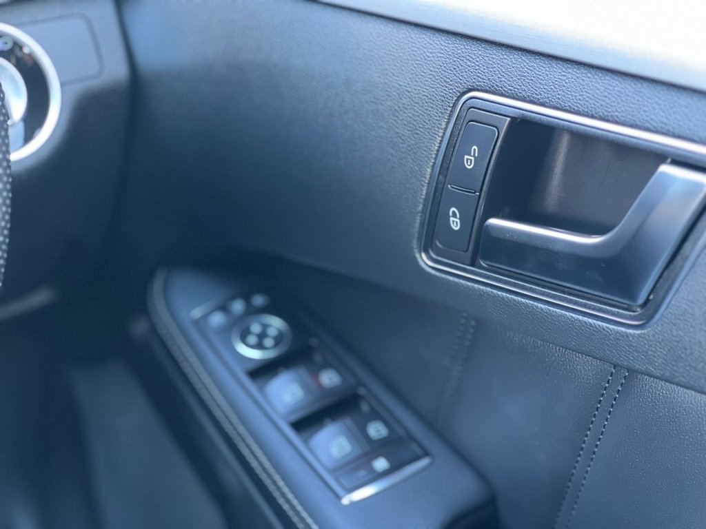 Used Mercedes-Benz E Class 2012 for sale - 76670608: Photo 27