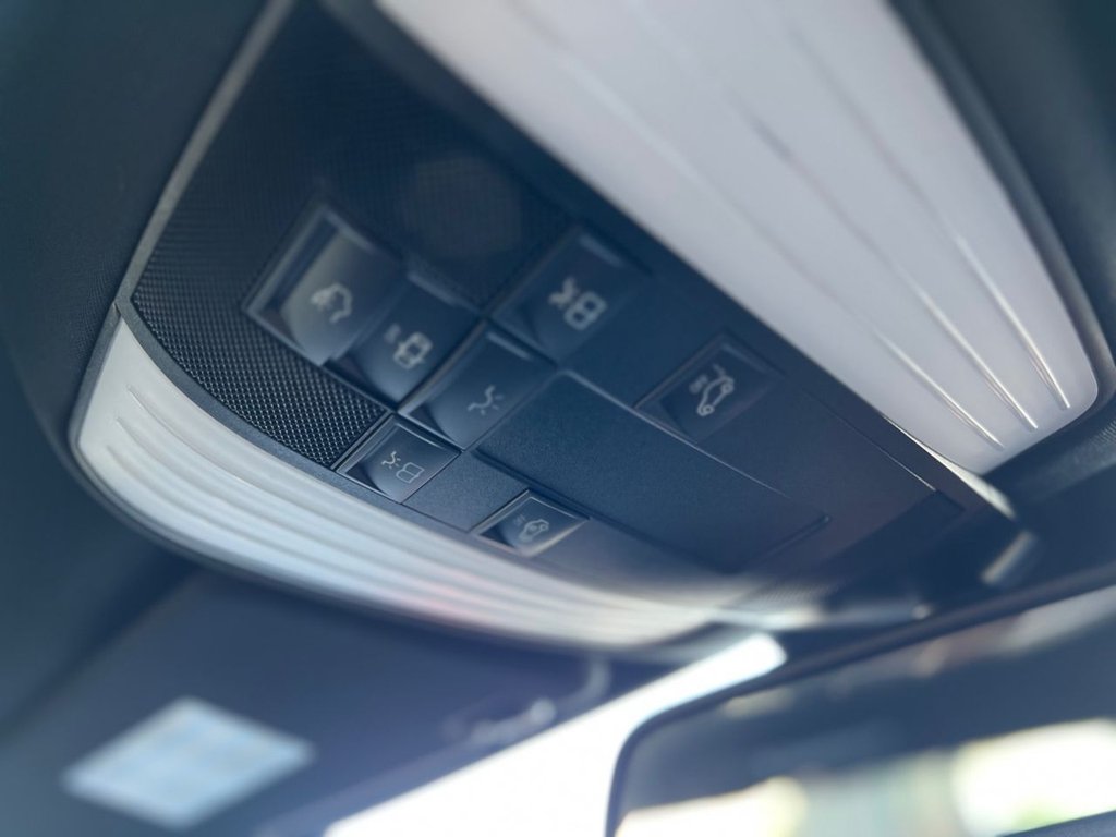 Used Mercedes-Benz E Class 2012 for sale - 76670608: Photo 41