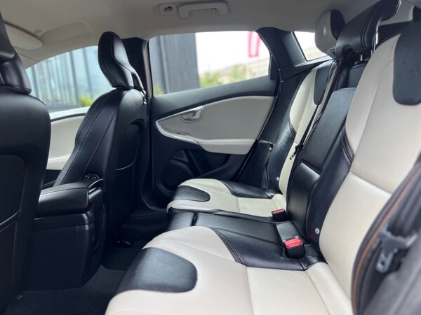 Used Volvo V40 Cross Country 2017 for sale - 75062274: Photo 13