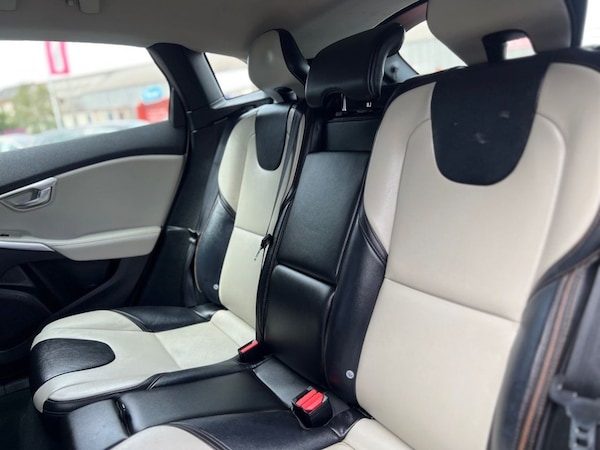 Used Volvo V40 Cross Country 2017 for sale - 75062274: Photo 15