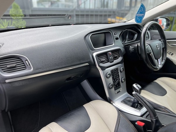 Used Volvo V40 Cross Country 2017 for sale - 75062274: Photo 19