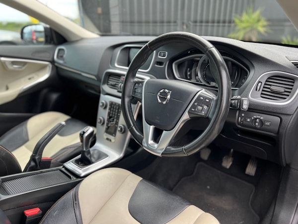 Used Volvo V40 Cross Country 2017 for sale - 75062274: Photo 20