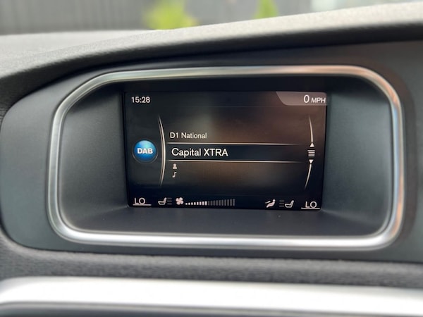 Used Volvo V40 Cross Country 2017 for sale - 75062274: Photo 27