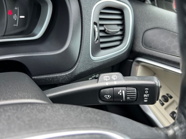 Used Volvo V40 Cross Country 2017 for sale - 75062274: Photo 36