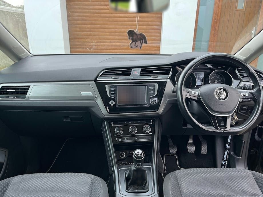 Used Volkswagen Touran 2017 for sale - 77609034: Photo 3