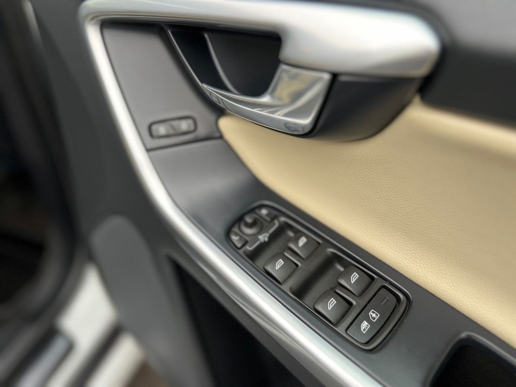 Used Volvo XC60 2014 for sale - 77703590: Photo 10