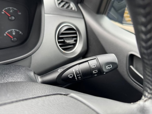 Used Hyundai i10 2018 for sale - 76291622: Photo 35