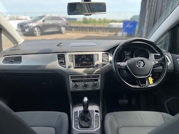 Used Volkswagen Golf SV 2015 for sale - 78688852: Photo