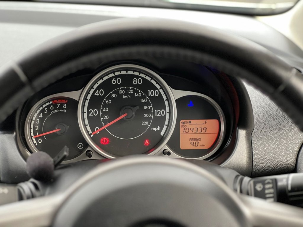 Used Mazda Mazda2 2012 for sale - 76172829: Photo 24