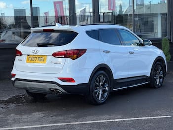 Used Hyundai Santa Fe 2017 for sale - 79843272: Photo