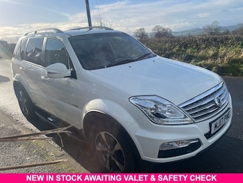 2017 (17) - 2.2D EX SUV 5dr Diesel T-Tronic 4WD Euro 6 (178 ps)