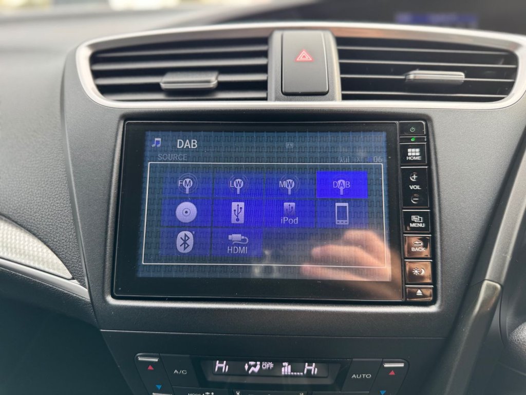 Used Honda Civic 2016 for sale - 76520716: Photo 32