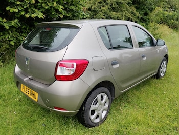 Used Dacia Sandero 2016 for sale - 78833577: Photo