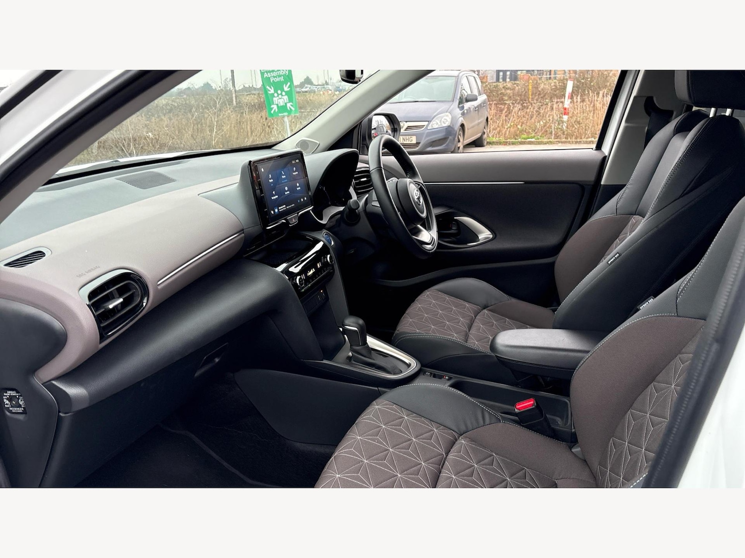 Used Toyota Yaris Cross 2023 for sale - 77425514: Photo 12