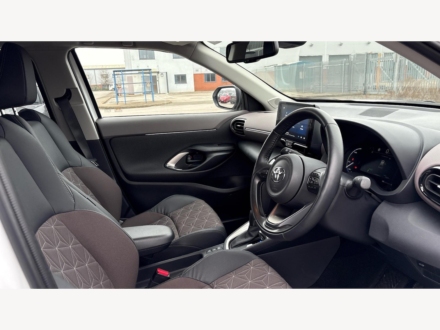 Used Toyota Yaris Cross 2023 for sale - 77425514: Photo 13