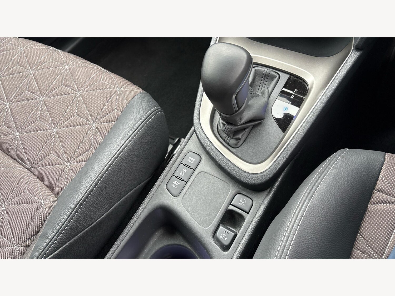 Used Toyota Yaris Cross 2023 for sale - 77425514: Photo 28